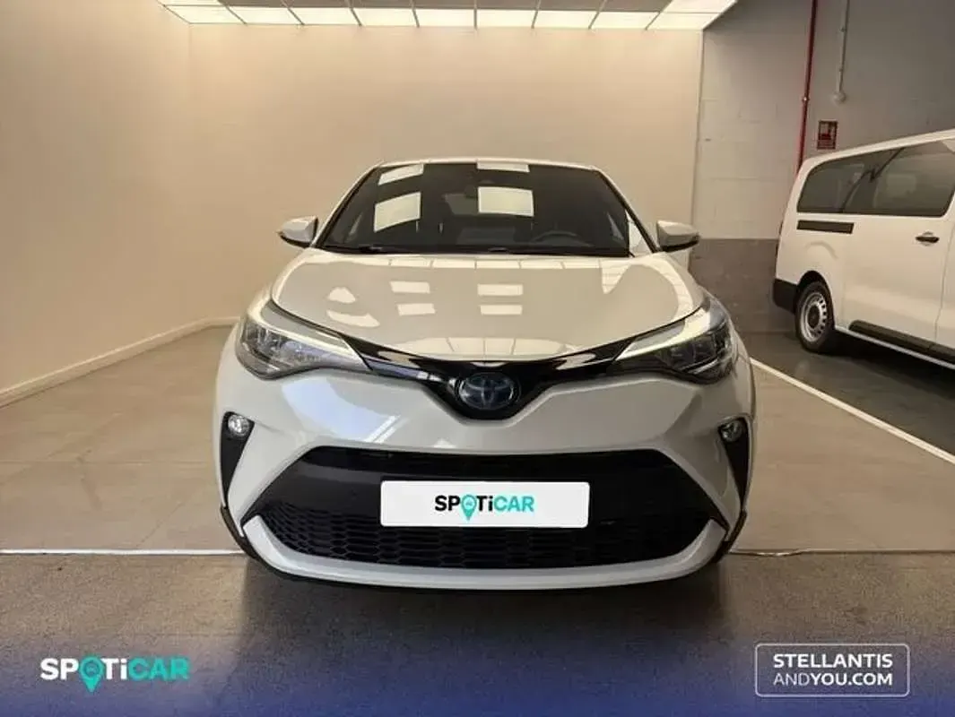 Usado Toyota C-HR Advance 122 CV (89 kW) 2021 Gris SUV