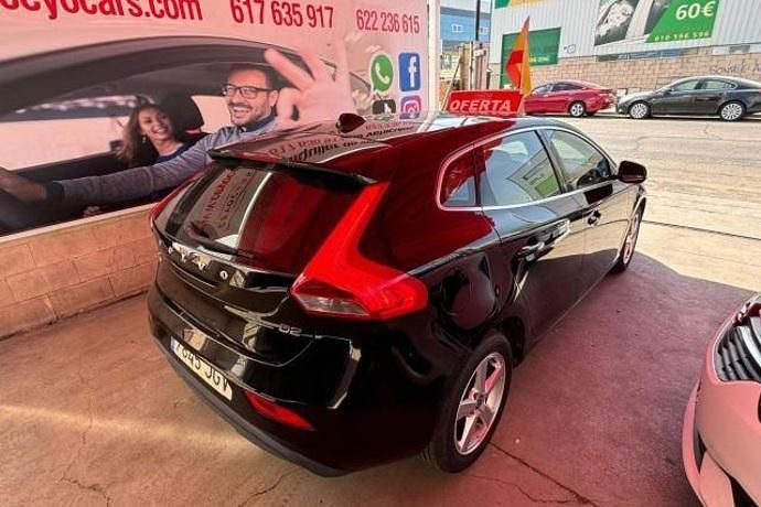 Usado Volvo V40 Momentum 120 CV (88 kW) 2015 Familiar