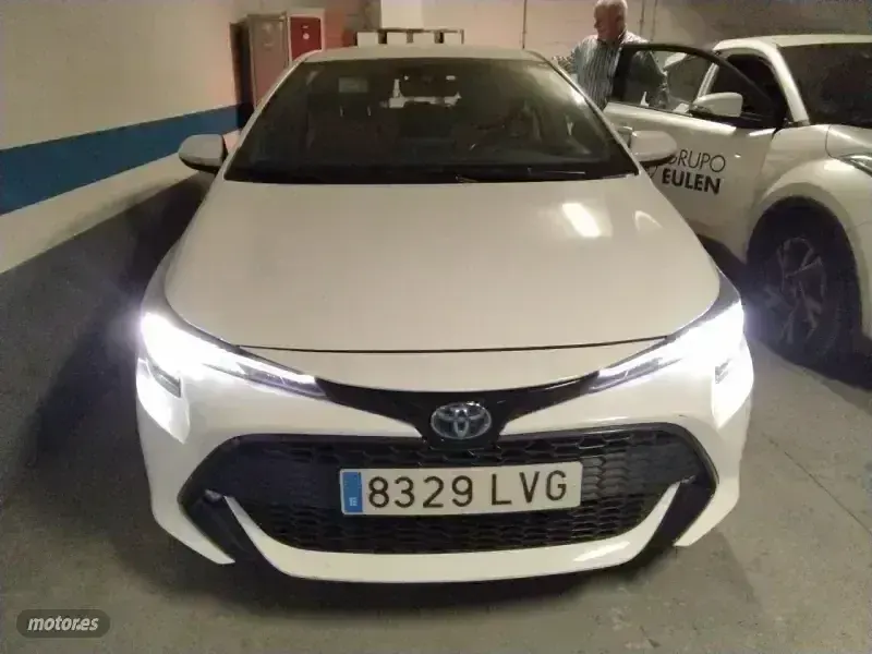 Usado Toyota Corolla Active 122 CV (89 kW) 2021 Blanco