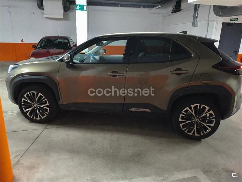 Usado Toyota Yaris Cross Plus 116 CV (85 kW) 2023 Beige SUV