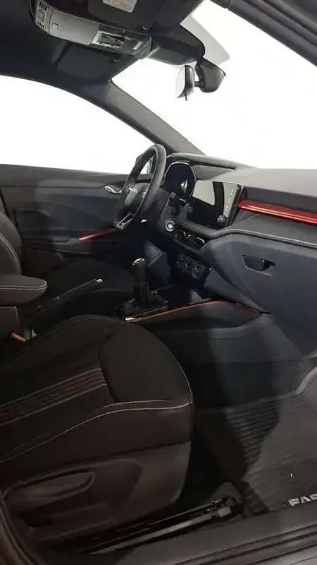 Usado Skoda Fabia Monte Carlo 116 CV (85 kW) 2025 Naranja Utilitario