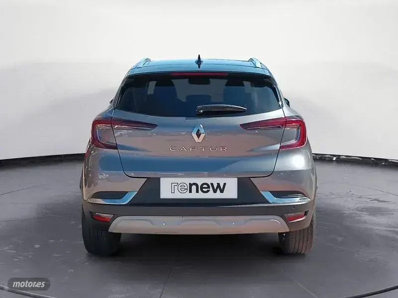 Usado Renault Captur 140 CV (102 kW) 2024 Gris SUV