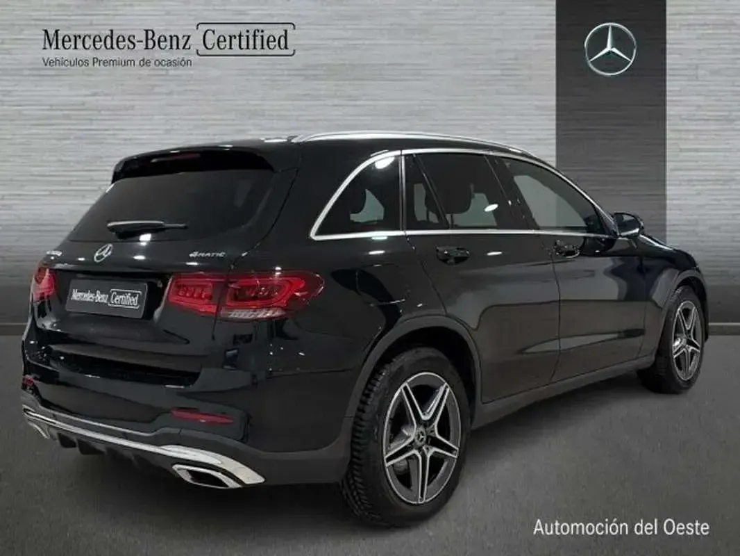 Käytetty Mercedes GLC300 AMG line 247 HP (181 kW) 2021 Musta Katumaasturi