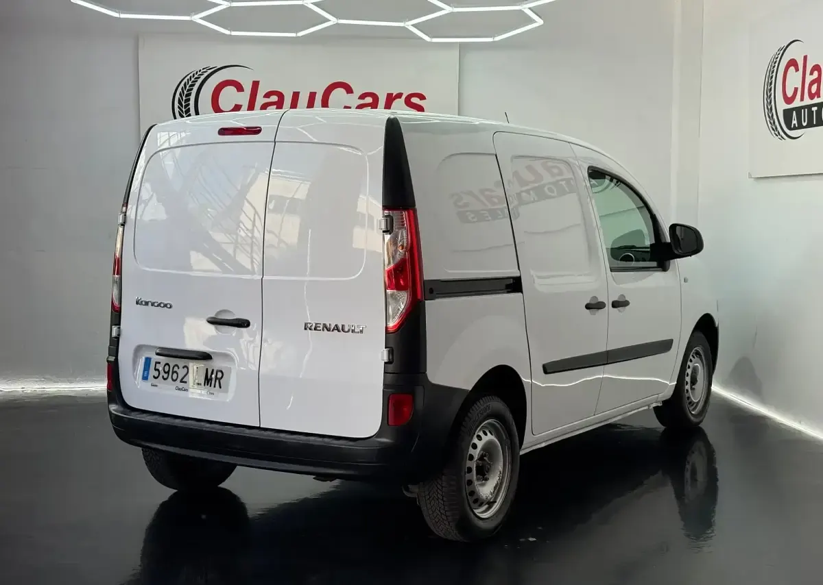 Usado Renault Kangoo 80 CV (58 kW) 2021 Blanco Monovolumen