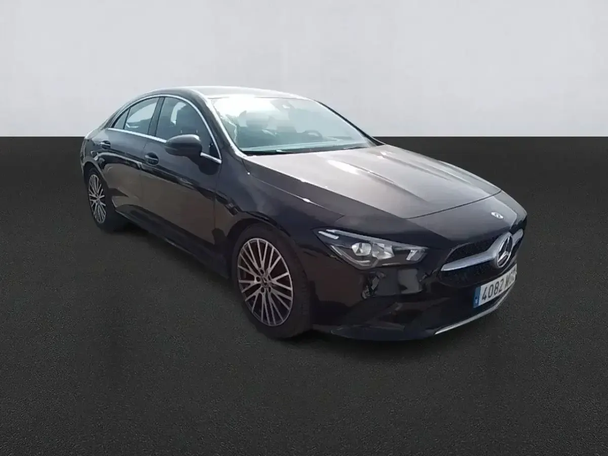 Usado Mercedes CLA200 163 CV (119 kW) 2023 Negro Coupe