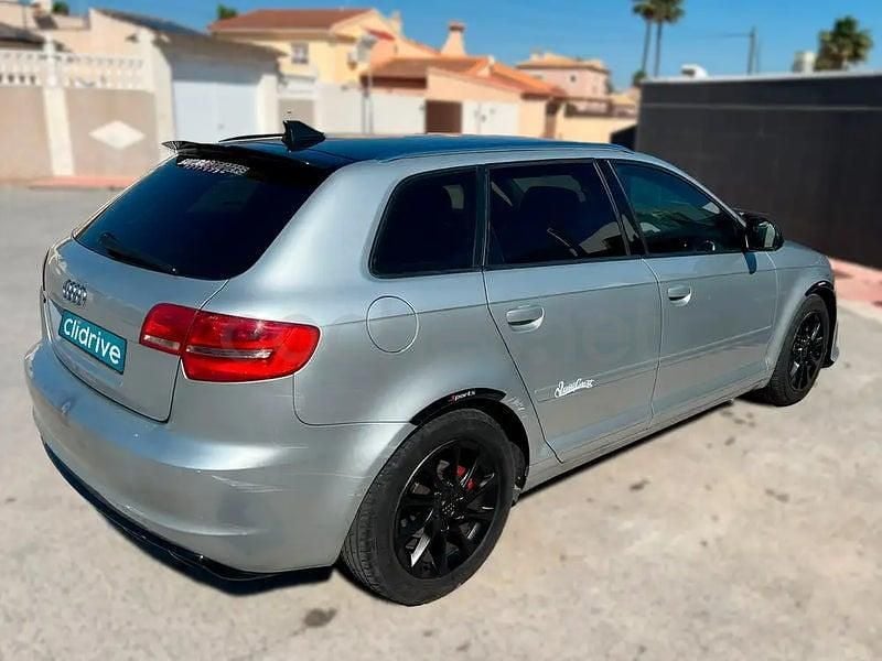 Usado Audi A3 Attraction 140 CV (102 kW) 2009 Gris / plata Utilitario