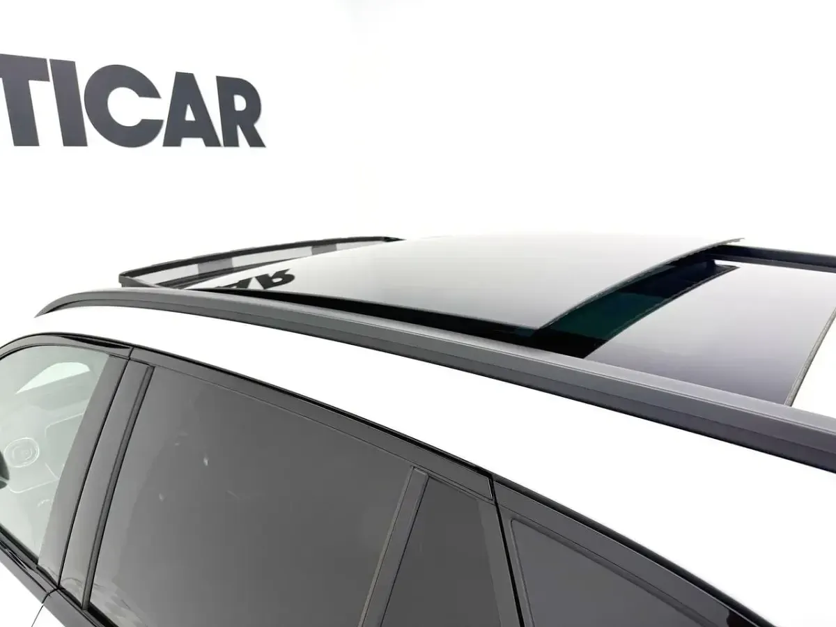 Usado Mercedes GLC300e 333 CV (244 kW) 2025 Blanco SUV