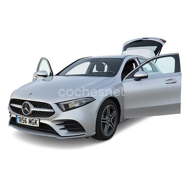 Usado Mercedes A180 116 CV (85 kW) 2023 Gris / plata Berlina