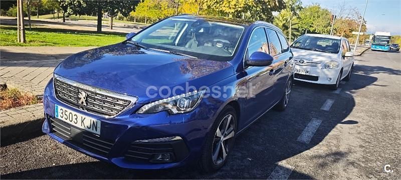 Azul Usado 2018 Peugeot 308 Allure Familiar | 12.500 € (Un poco caro) - Imagen 1/4