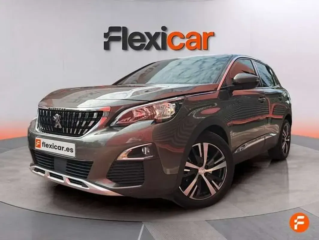 Usado Peugeot 3008 Active 131 CV (96 kW) 2019 Gris SUV