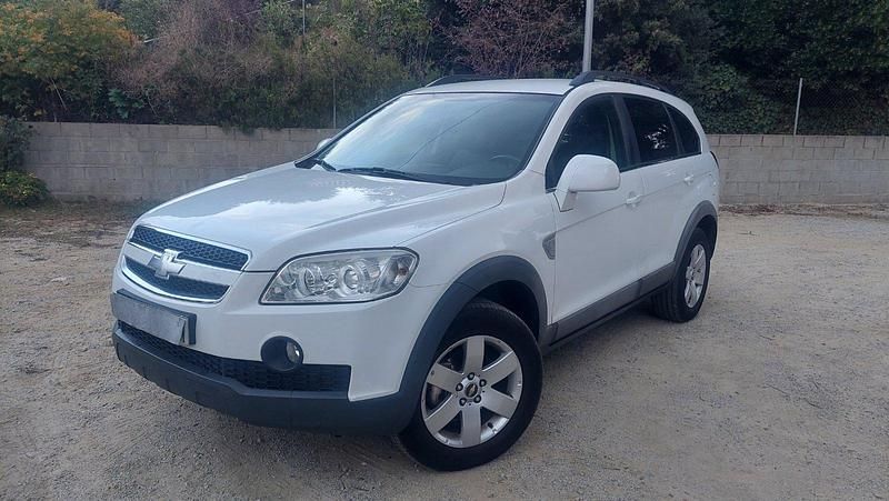 Usado Chevrolet Captiva LT 150 CV (110 kW) 2011 Blanco SUV