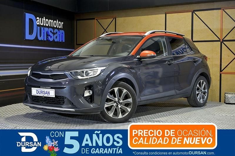 Usado Kia Stonic 110 CV (80 kW) 2018 Gris / plata SUV