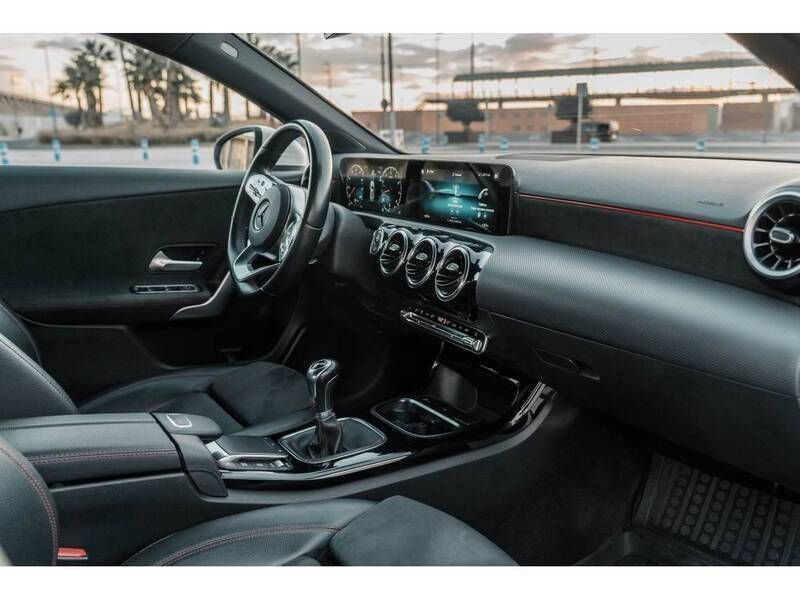 Blanco Usado 2021 Mercedes A180 AMG Utilitario | 23.300 € (Un poco caro) - Imagen 1/3