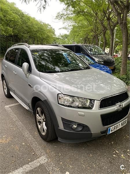 Gris / plata Usado 2013 Chevrolet Captiva LT SUV | 8999 € (Precio justo) - Imagen 1/4