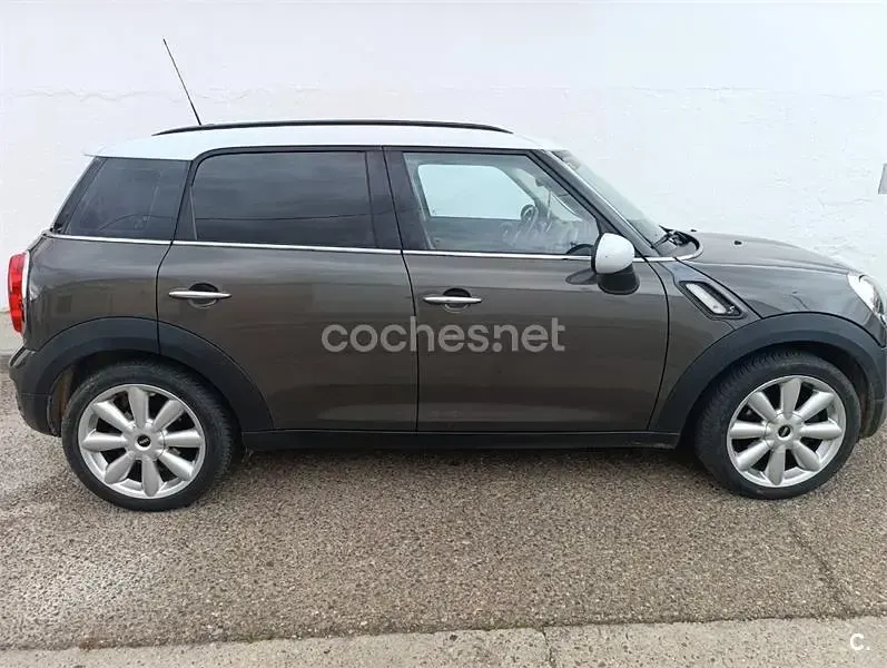 Usado Mini Cooper SD Countryman 143 CV (105 kW) 2011 Marrón SUV