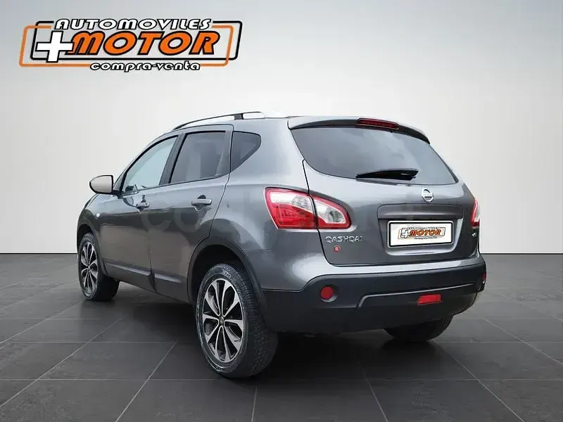 Usado Nissan Qashqai Acenta 150 CV (110 kW) 2011 Gris / plata SUV