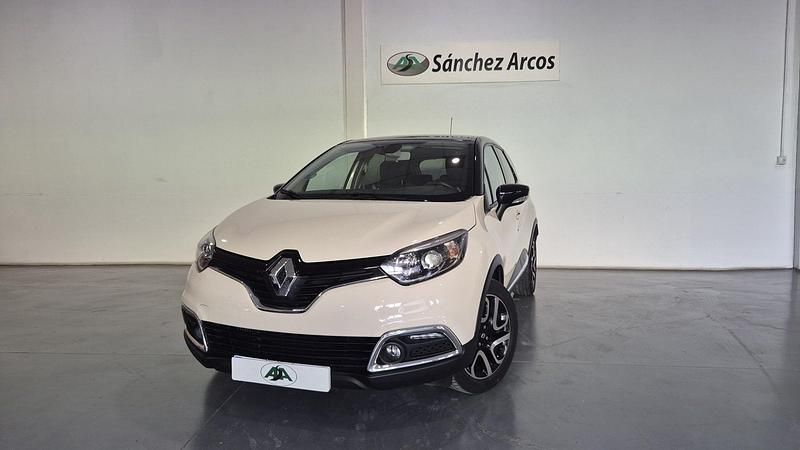 Beige Usado 2016 Renault Captur Zen SUV | 13.300 € (Un poco caro) - Imagen 1/4