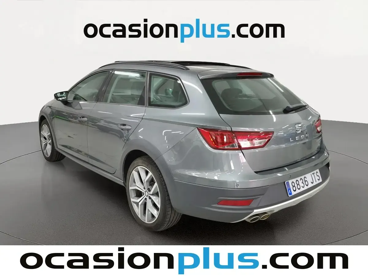 Usado Seat Leon X-Perience 4Drive 184 CV (135 kW) 2016 Gris Familiar