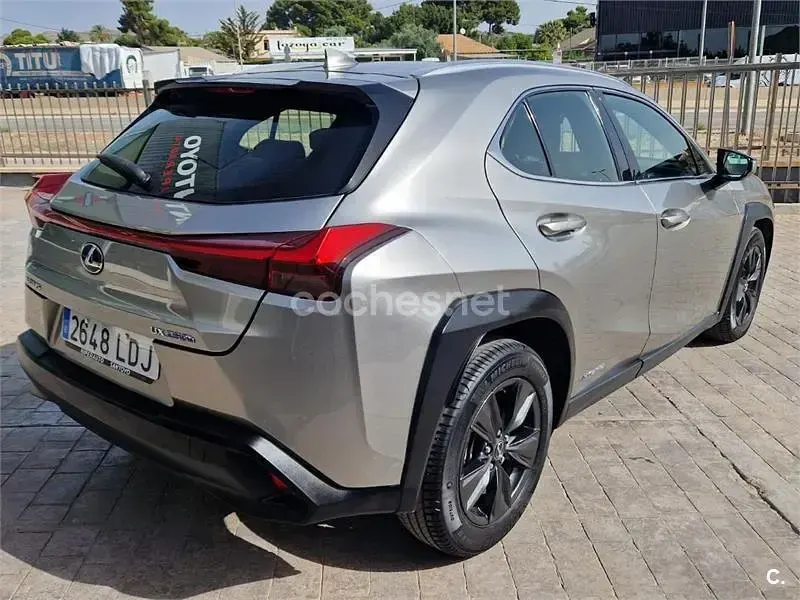 Usado Lexus UX Business Edition 184 CV (135 kW) 2019 Beige SUV