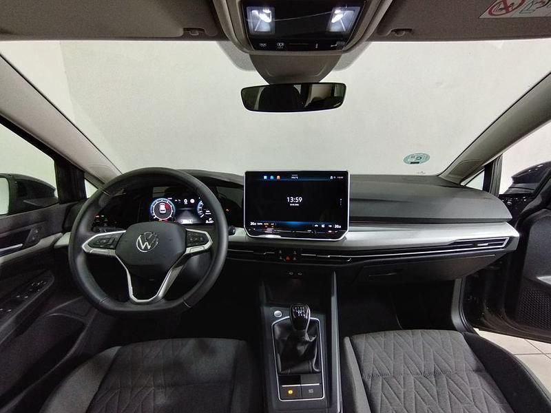 Usado VW Golf VIII 116 CV (85 kW) 2025 Gris Utilitario
