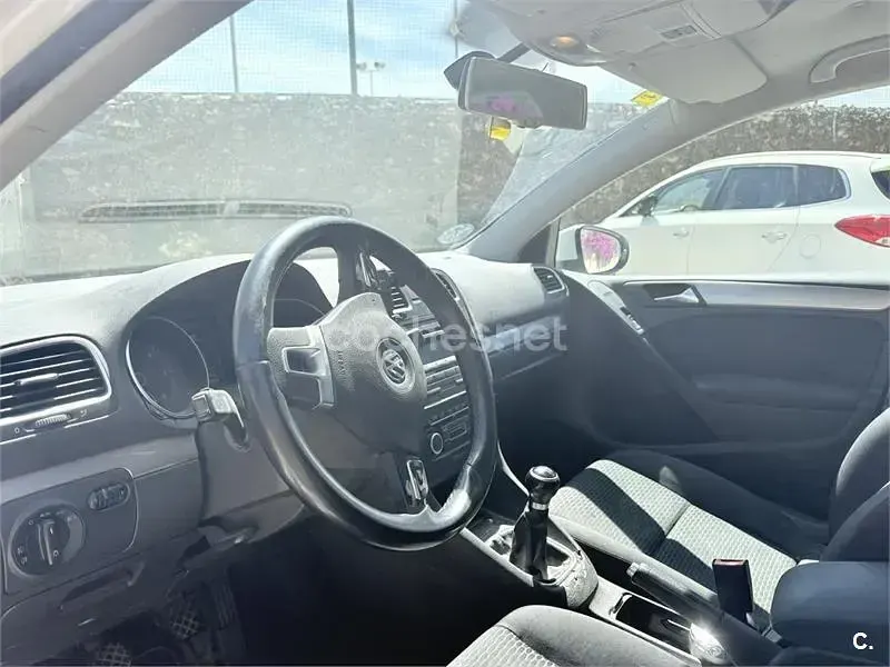 Usado VW Golf VII 105 CV (77 kW) 2012 Blanco Berlina