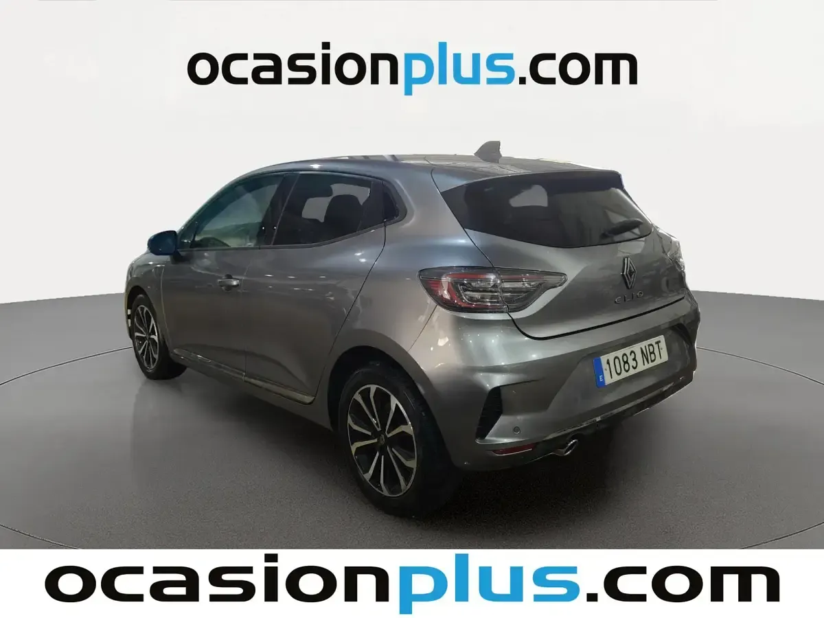 Usado Renault Clio Techno 101 CV (74 kW) 2025 Gris Utilitario