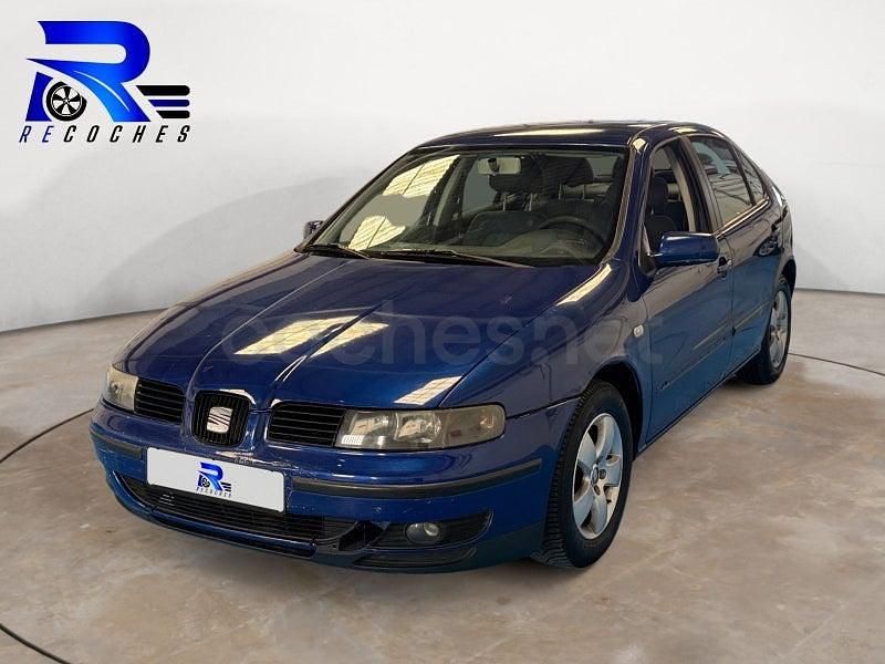 Usado Seat Leon 105 CV (77 kW) 2001 Azul Utilitario