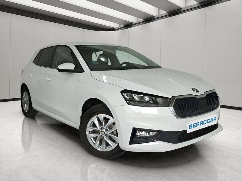 Blanco Usado 2024 Skoda Fabia Selection Berlina | 17.690 € (Precio justo) - Imagen 1/4