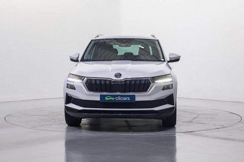 Usado Skoda Karoq Ambition 150 CV (110 kW) 2023 Blanco SUV