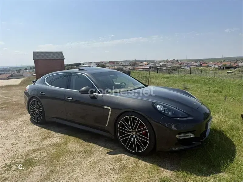 Usado Porsche Panamera Turbo 500 CV (367 kW) 2011 Negro Utilitario