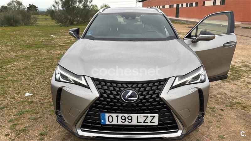 Gris / plata Usado 2022 Lexus UX Business Edition SUV | 29.000 € (Precio justo) - Imagen 1/4