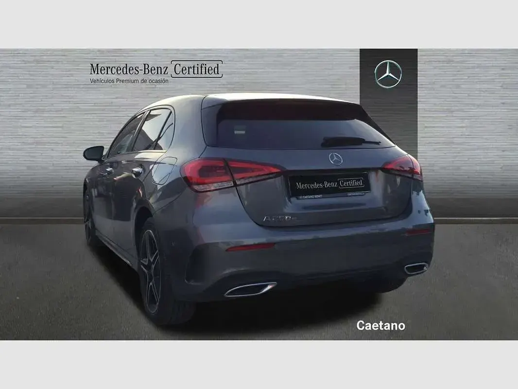 Usado Mercedes A250 218 CV (160 kW) 2022 Gris Berlina
