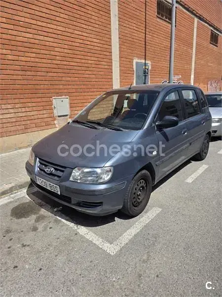 Usado Hyundai Matrix GLS 103 CV (75 kW) 2002 Gris / plata Monovolumen
