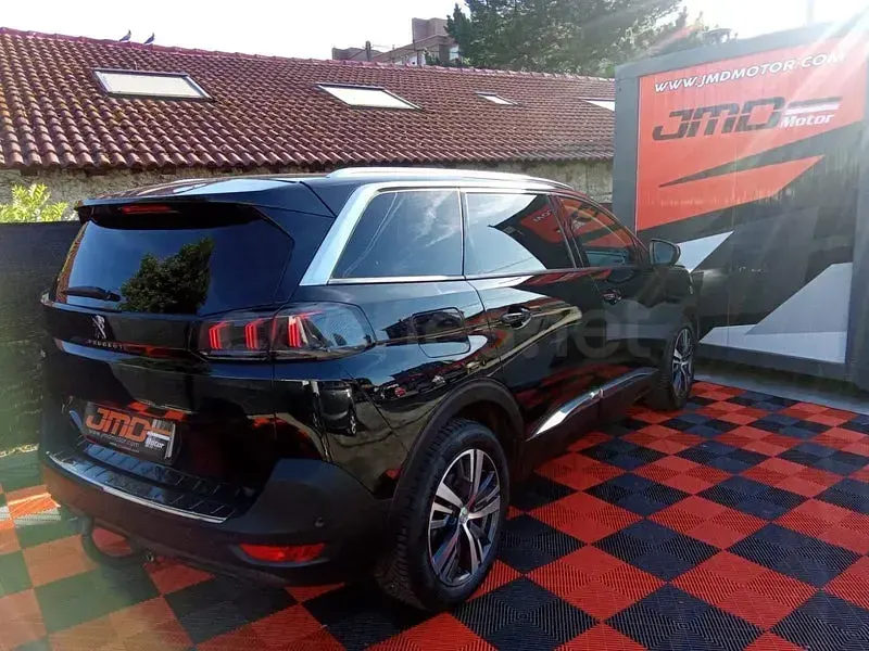 Usado Peugeot 5008 Allure 130 CV (95 kW) 2021 Negro SUV