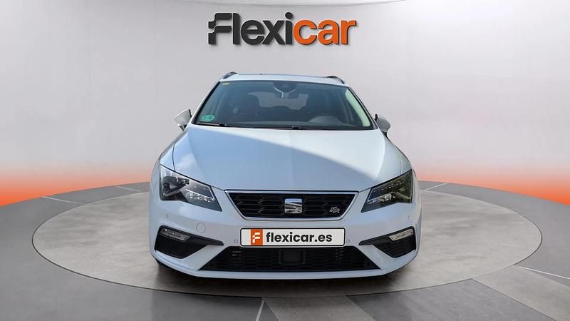 Usado Seat Leon ST FR 190 CV (139 kW) 2018 Blanco Familiar