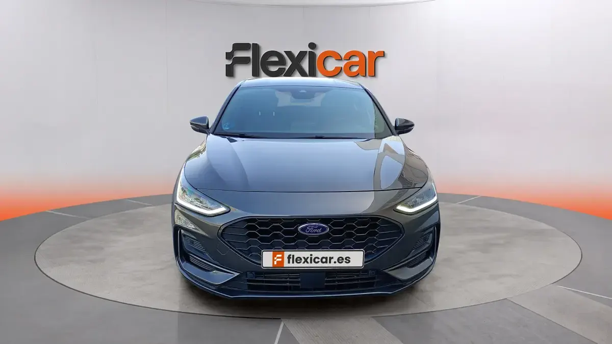 Usado Ford Focus ST-Line 125 CV (91 kW) 2022 Gris Berlina