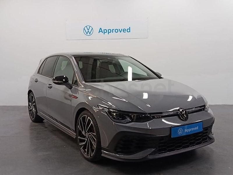 Usado VW Golf VIII GTI Clubsport 301 CV (221 kW) 2023 Gris / plata Berlina