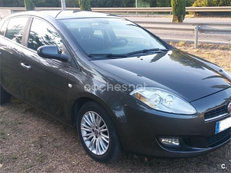 Usado Fiat Bravo Emotion 120 CV (88 kW) 2008 Gris / plata Utilitario