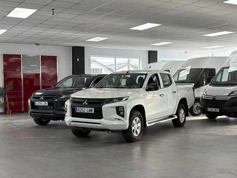 Usado Mitsubishi L200 150 CV (110 kW) 2021 Blanco Recogida