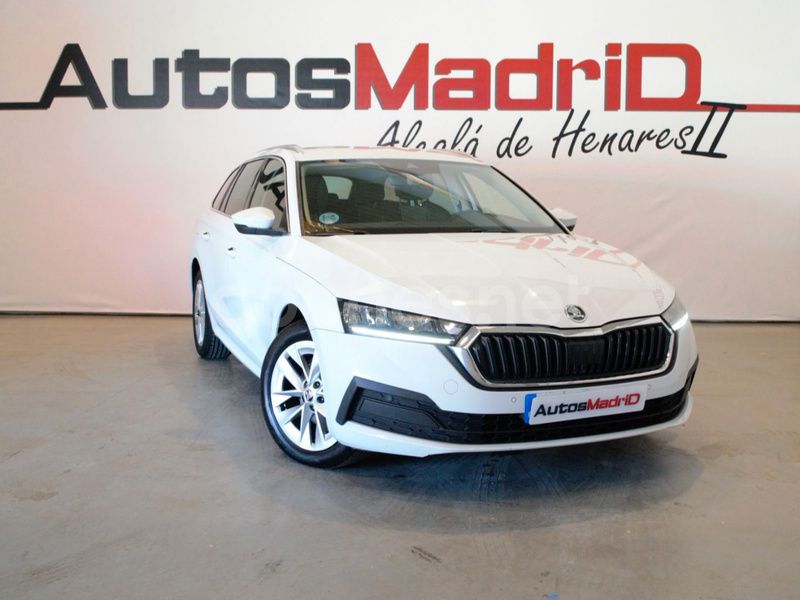 Blanco Usado 2022 Skoda Octavia Ambition Familiar | 18.490 € (Buen precio) - Imagen 1/3
