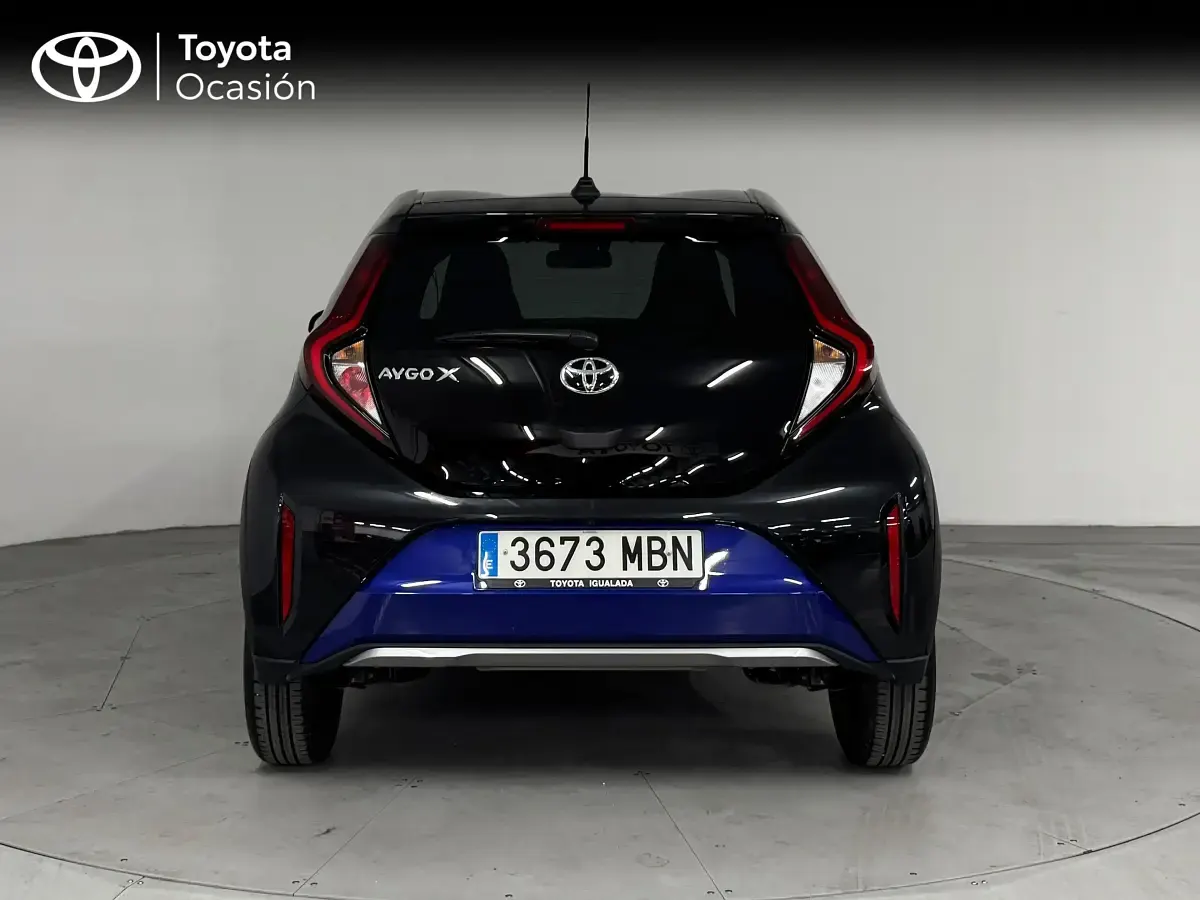 Usado Toyota Aygo X Edition 72 CV (52 kW) 2022 Azul SUV