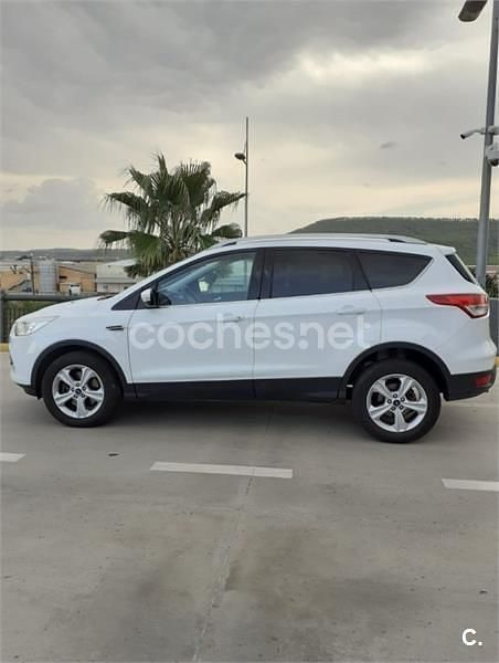 Blanco Usado 2016 Ford Kuga Trend SUV | 11.000 € (Buen precio) - Imagen 1/4