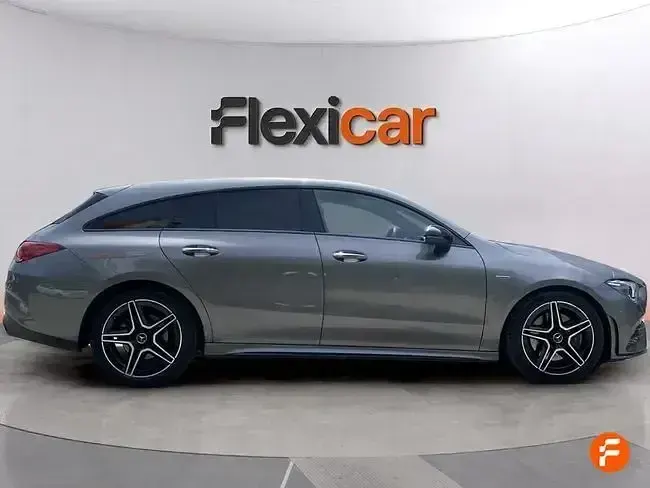 Usado Mercedes CLA200 Shooting Brake 150 CV (110 kW) 2021 Gris Familiar