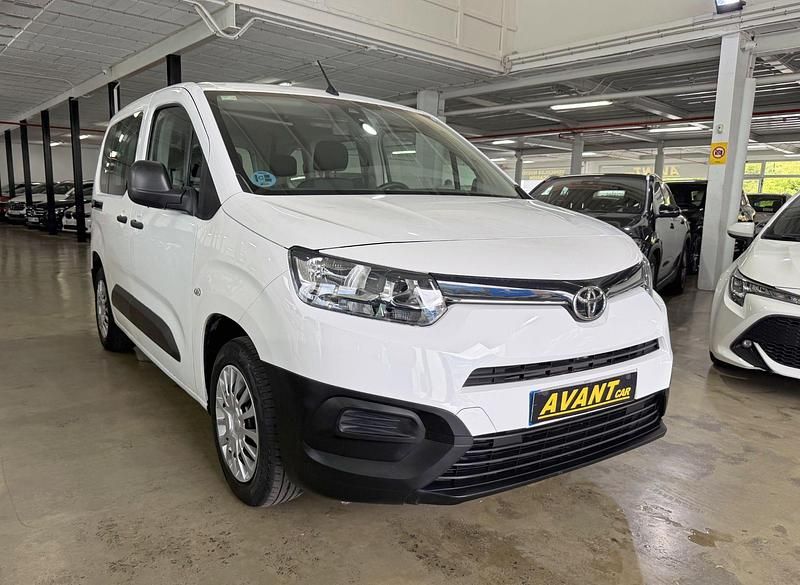 Usado Toyota Proace City City 100 CV (73 kW) 2021 Blanco Monovolumen