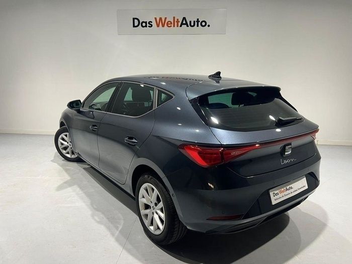 Gris Usado 2024 Seat Leon Style | 21.800 € (Precio justo) - Imagen 1/4