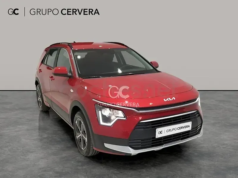 Usado Kia Niro 141 CV (103 kW) 2022 Rojo SUV