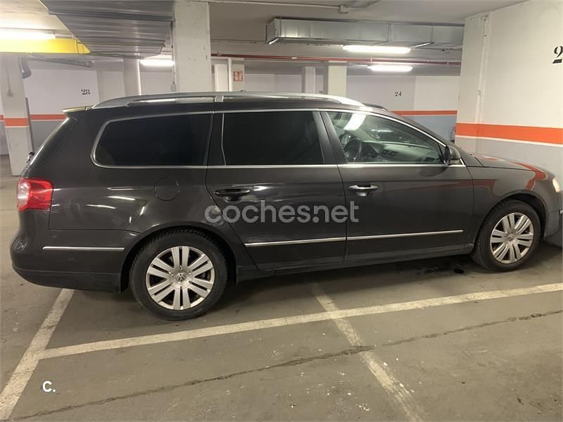 Usado VW Passat Highline 200 CV (147 kW) 2007 Negro Familiar