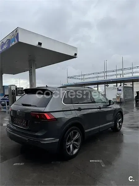 Usado VW Tiguan Sportline 150 CV (110 kW) 2017 Gris / plata SUV
