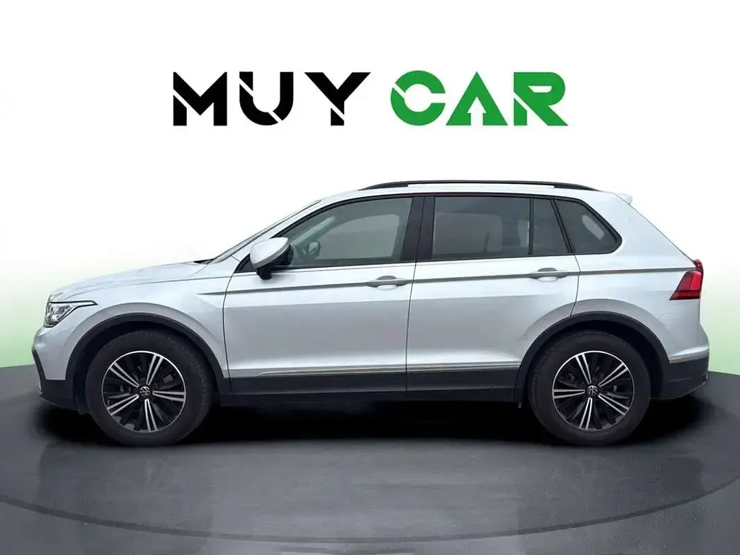 Usado VW Tiguan Life 122 CV (89 kW) 2023 Gris SUV