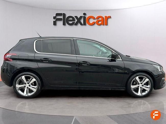 Usado Peugeot 308 Allure 130 CV (95 kW) 2018 Negro